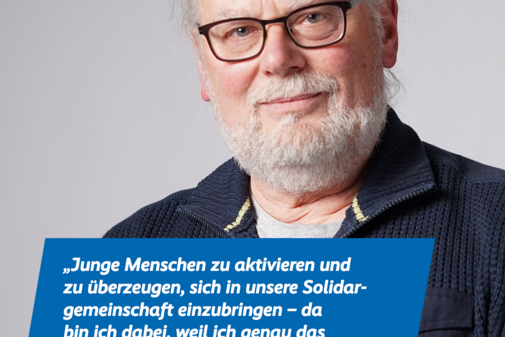 Das Bild zeigt ein Portraitfoto von Friedrich Schmauser und das Zitat "Junge Menschen zu aktivieren und zu überzeugen, sich in unsere Solidargemeinschaft einzubringen - da bin ich dabei, weil ich genau das unterstützen möchte". Am oberen Bildrand sind das VdK-Logo und das Logo der Aktion Alles geht zusammen.