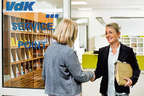 Begrüßung eines Mitglieds zur VdK Rentenberatung.