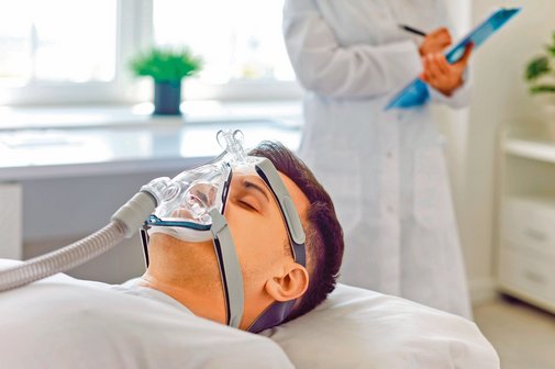 Langzeitbeatmet Therapieplatz hilft bei der Entwöhnung und dem eigenständigen Atmen.