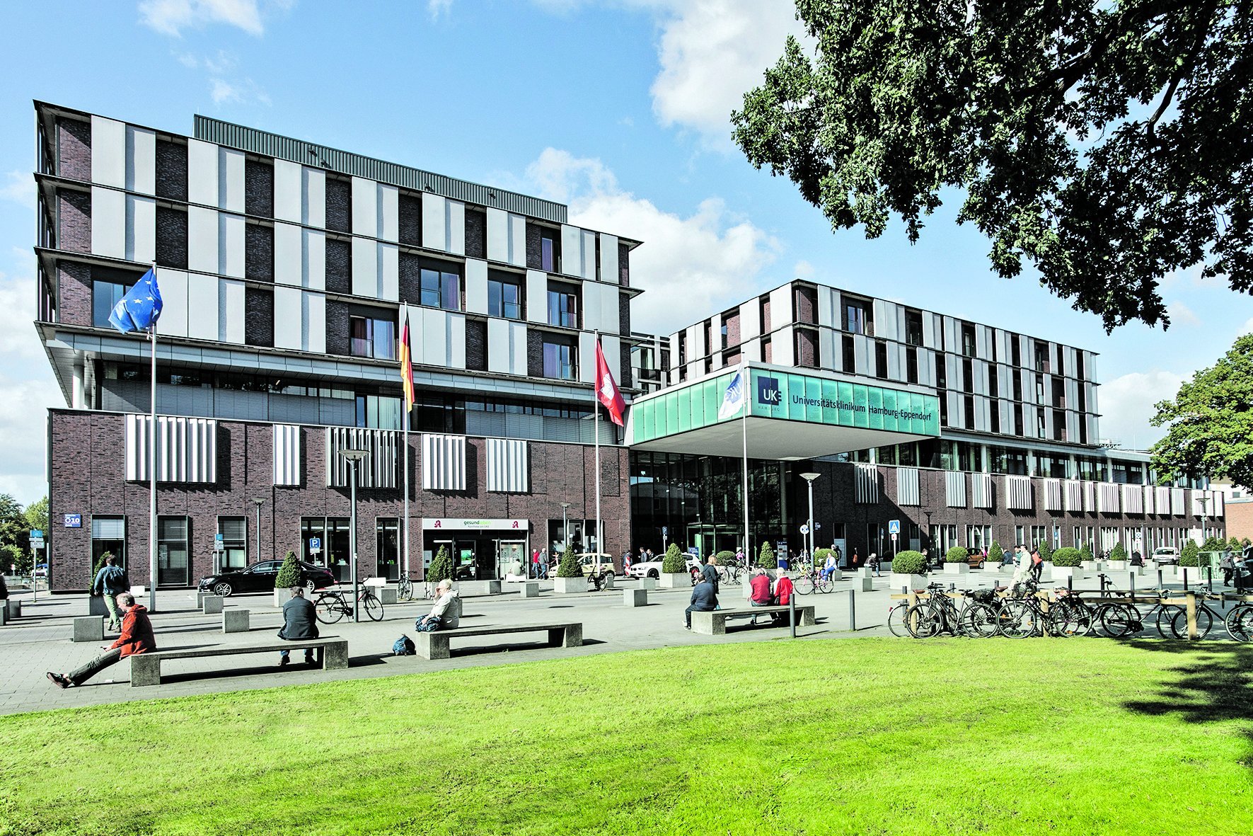 Eingangsbereich zum Universit&auml;tskrankenhaus.