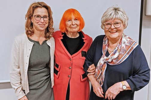 Hamburger Frauen machen sich stark Carola Veit, Renate Schommer und Christa Randzio-Plath auf der Solidaritätsfeier.