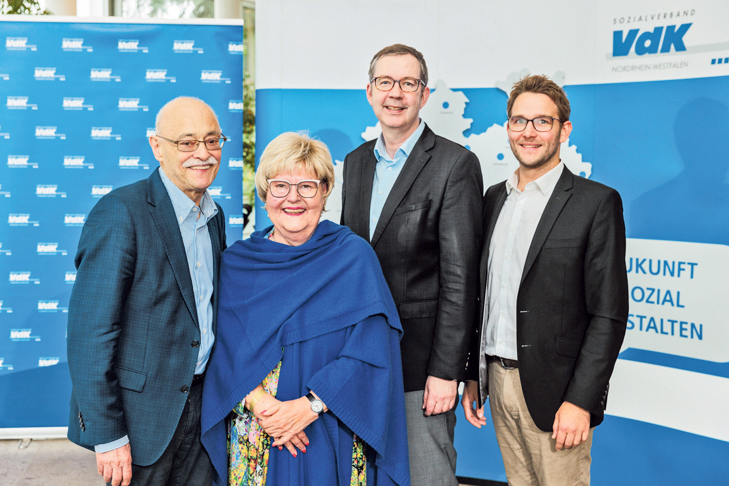 Ein Gruppenfoto mit Horst Vöge, Renate Schommer, Thomas Zander und Stefan Svoboda.