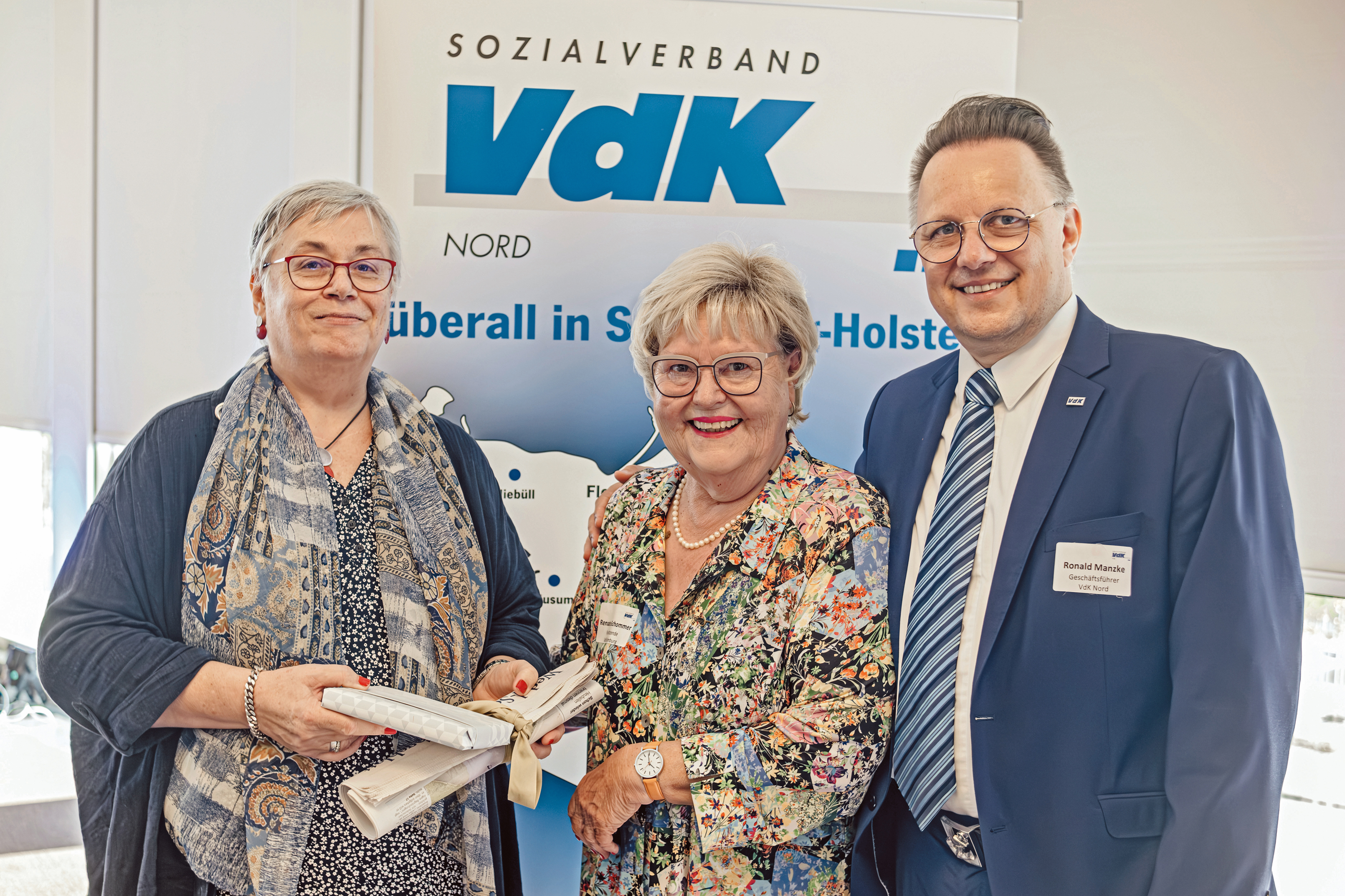 Gruppenbild mit Regina Bunge, Renate Schommer und Ronald Manzke.