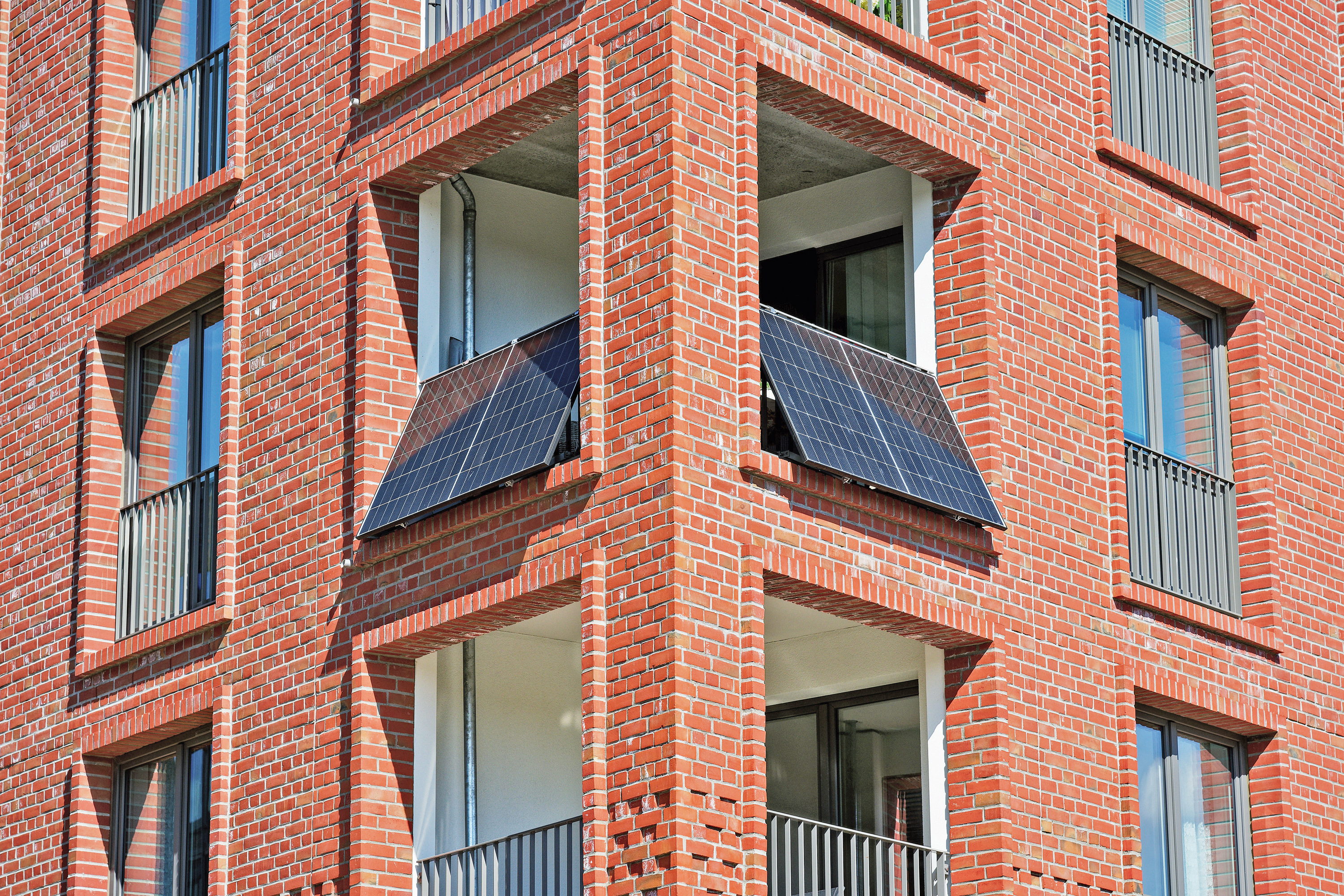 Balkonkraftwerke senken die Energiekosten.