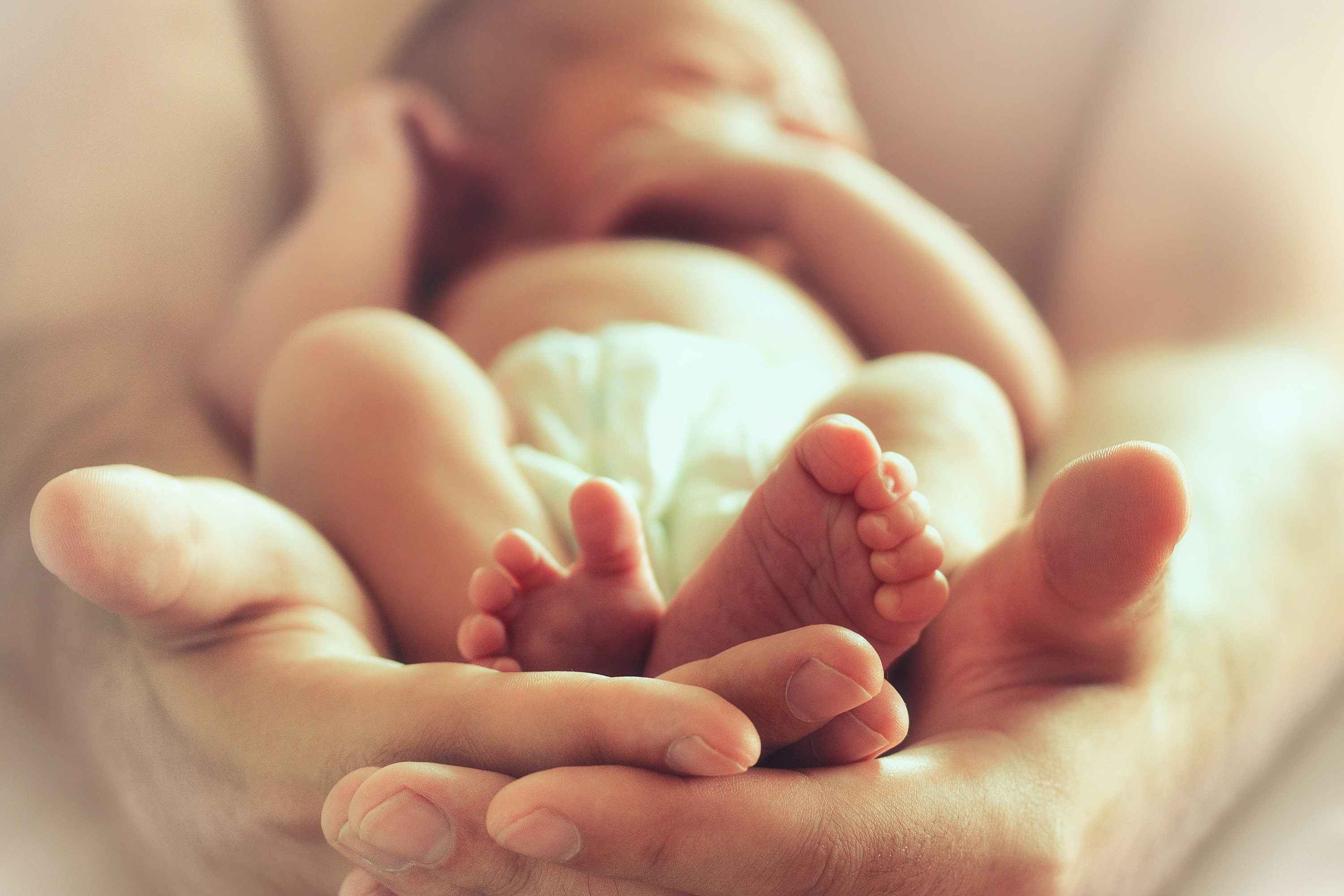 Hörscreening - Zentrale Anlaufstelle für junge Familien Das Hörscreening lässt sich am besten im Schlaf des Babys durchführen.